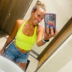 Meet your Posher, Alyssa